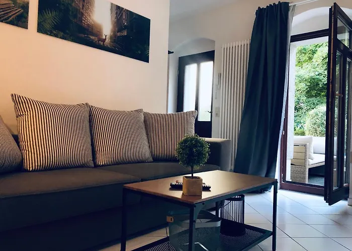 helles 2 Raum Apartment mit eigener Terrasse Dresden Altstadt
